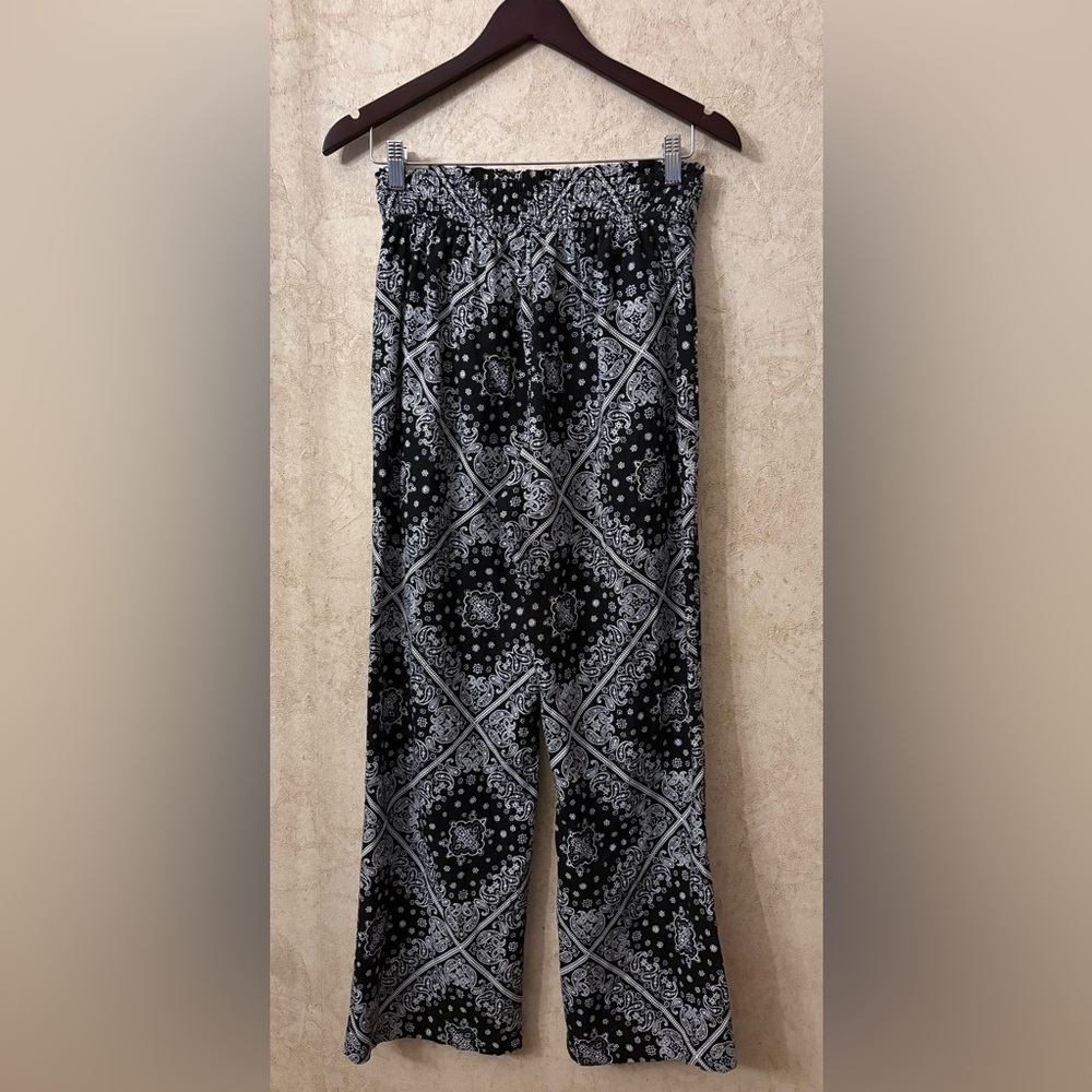 Monteau Los Angeles Paisley Print Pants - Picture 4 of 6